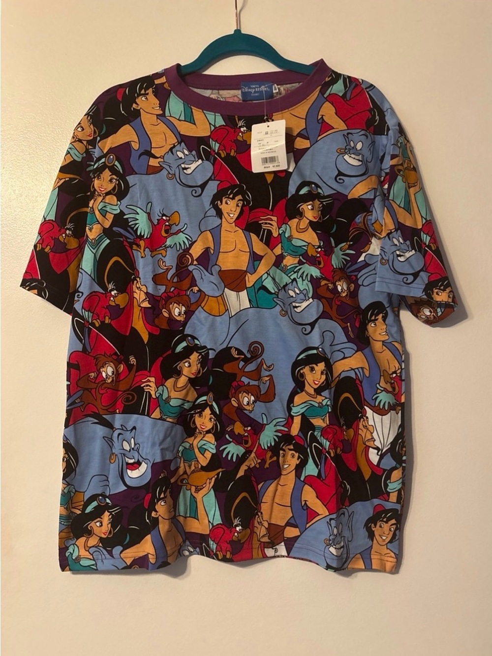 NWT- Aladdin All Over Size Adult Large Tokyo Disney Genie T-shirt